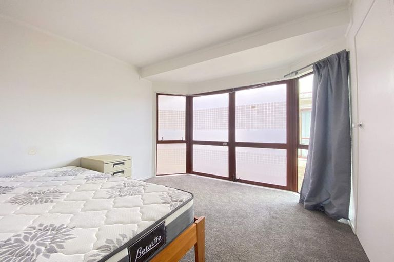 Photo of property in 134 Colwill Road, Massey, Auckland, 0614