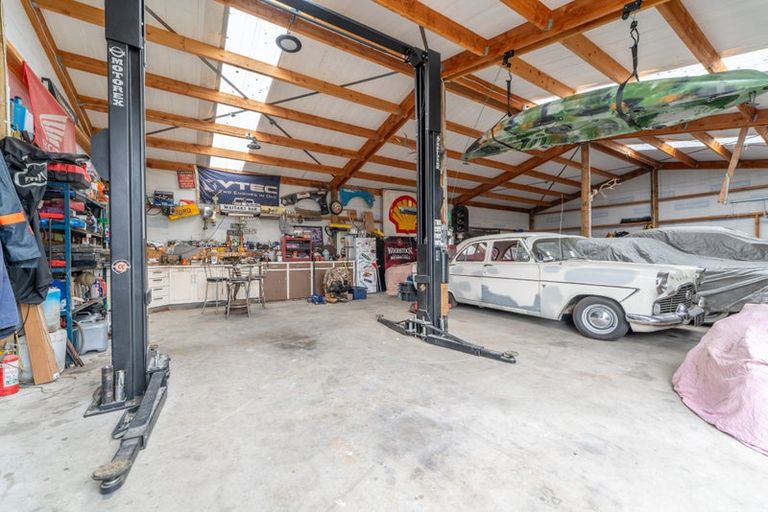 Photo of property in 21 Weston Road, Holmes Hill, Oamaru, 9401