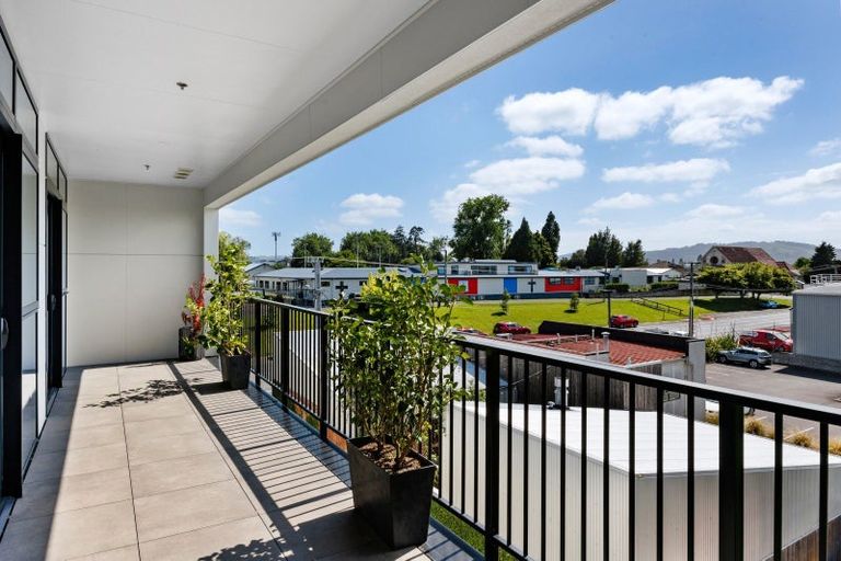 Photo of property in 203/86 Alpha Street, Cambridge, 3434
