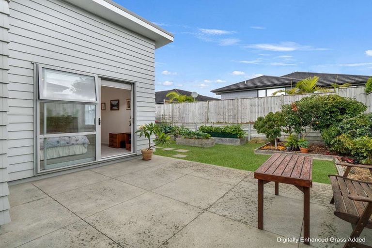 Photo of property in 3 Taikura Avenue, Red Beach, 0932