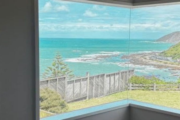 Photo of property in 28 Welland Place, Island Bay, Wellington, 6023