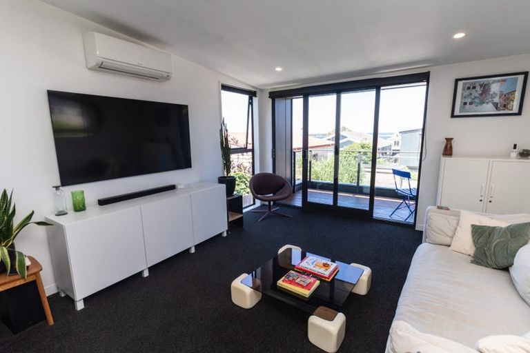 Photo of property in 15/20 Trent Street, Island Bay, Wellington, 6023