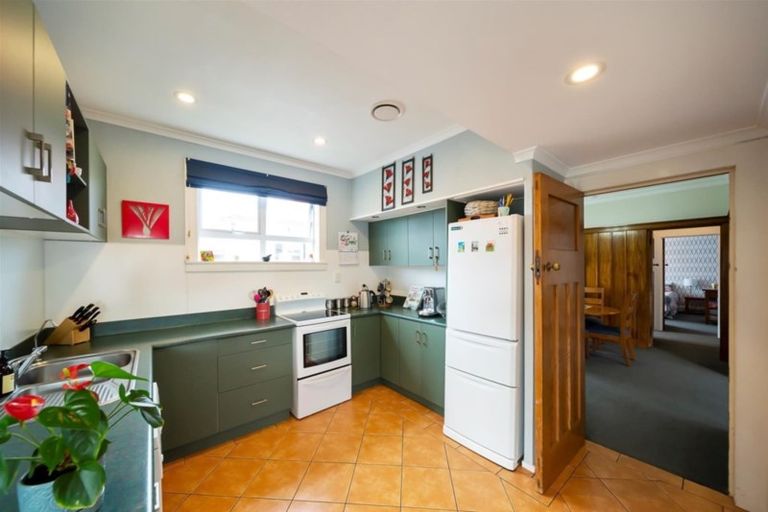 Photo of property in 12 Vogel Street, Hawera, 4610