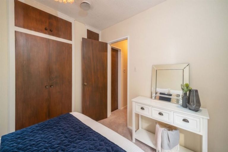 Photo of property in 15 Cunliffe Road, Redwood, Christchurch, 8051