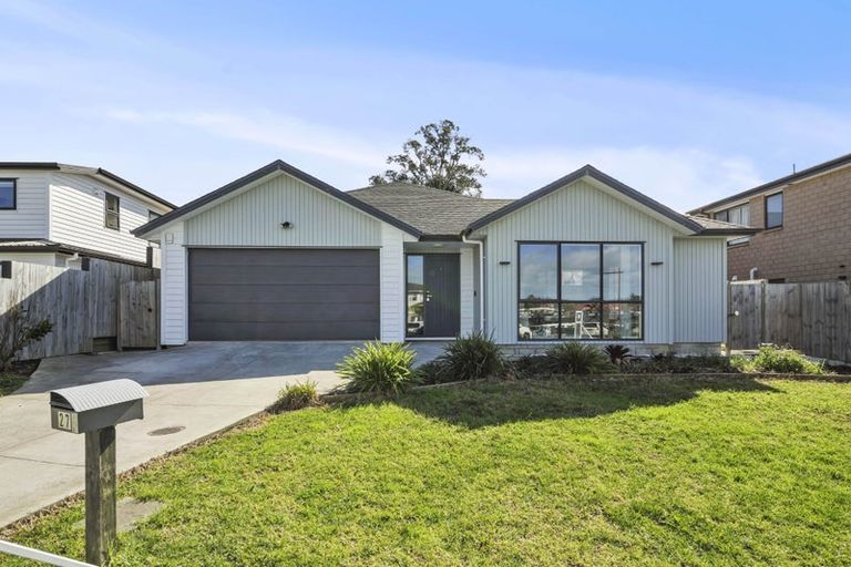 Photo of property in 27 Surf View Crescent, Red Beach, 0932