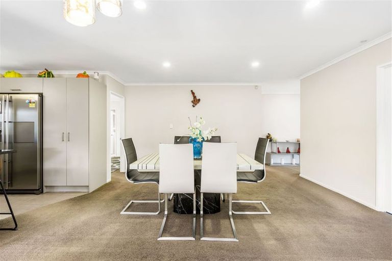 Photo of property in 22 Gordon Stanley Drive, Massey, Auckland, 0614