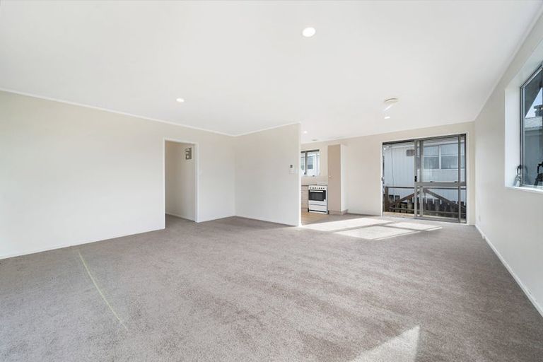 Photo of property in 24a/1 Waimumu Road, Massey, Auckland, 0614