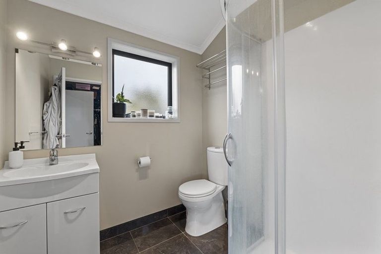 Photo of property in 12 Nikau Place, Hawera, 4610