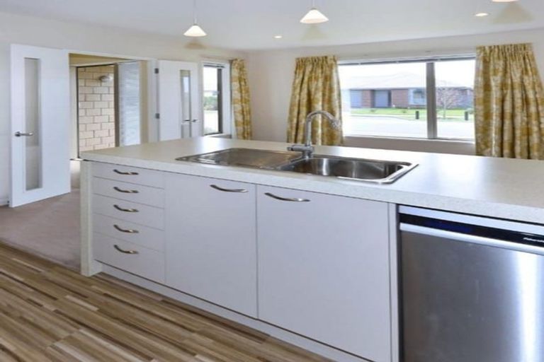 Photo of property in 56 Rannoch Drive, Broomfield, Christchurch, 8042