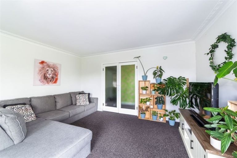 Photo of property in 1/52b Pleasant Road, Glen Eden, Auckland, 0602