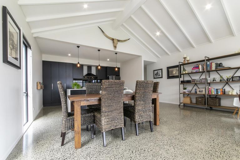 Photo of property in 75 Kaipara Portage Road, Riverhead, 0820