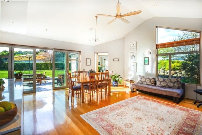 Photo of property in 4 Lamont Place, Waikanae, 5036