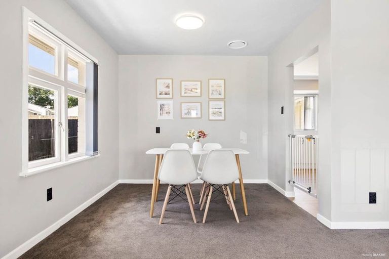 Photo of property in 22 Kaurilands Road, Titirangi, Auckland, 0604