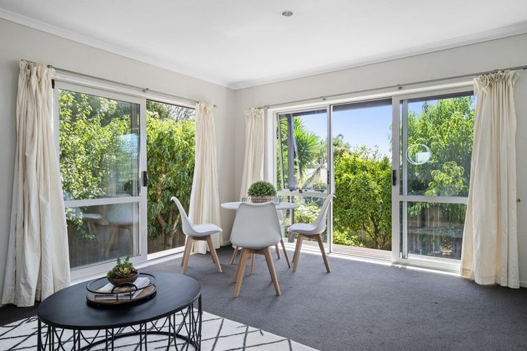 Photo of property in 16 Pono Place, Waiuku, 2123