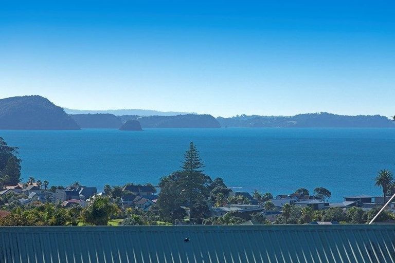 Photo of property in 214 Whangaparaoa Road, Red Beach, 0932