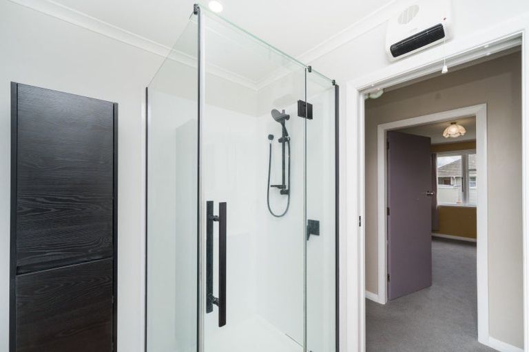 Photo of property in 3 Montrose Place, Takaro, Palmerston North, 4412