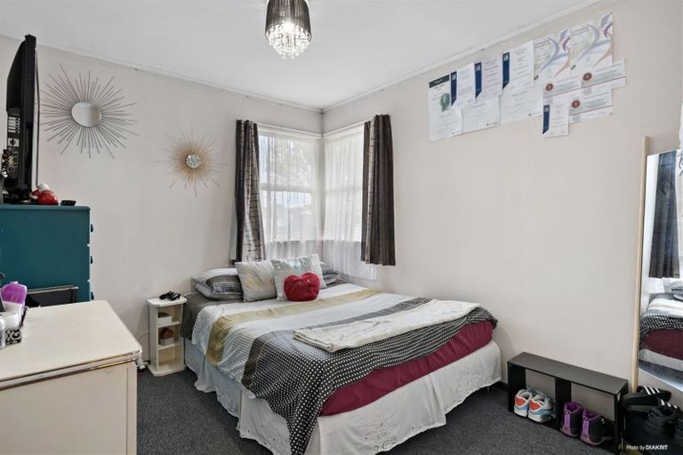 Photo of property in 8 Hobart Crescent, Wattle Downs, Auckland, 2103