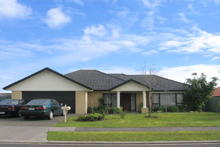 Photo of property in 4 Mullagh Place, East Tamaki Heights, Auckland, 2016