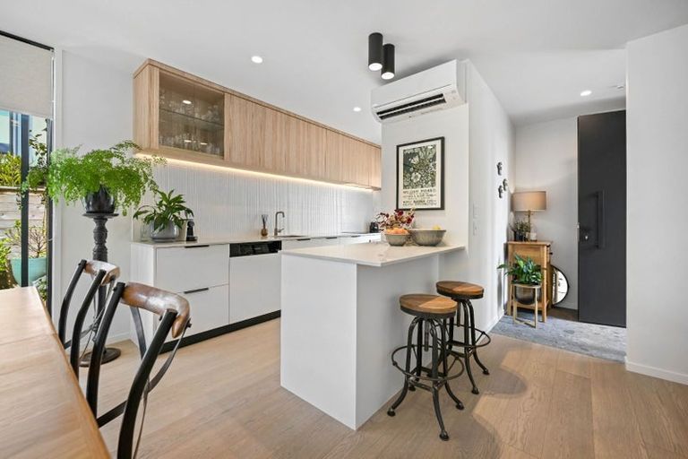 Photo of property in 23u2 Strowan Avenue, Fairfield, Hamilton, 3214