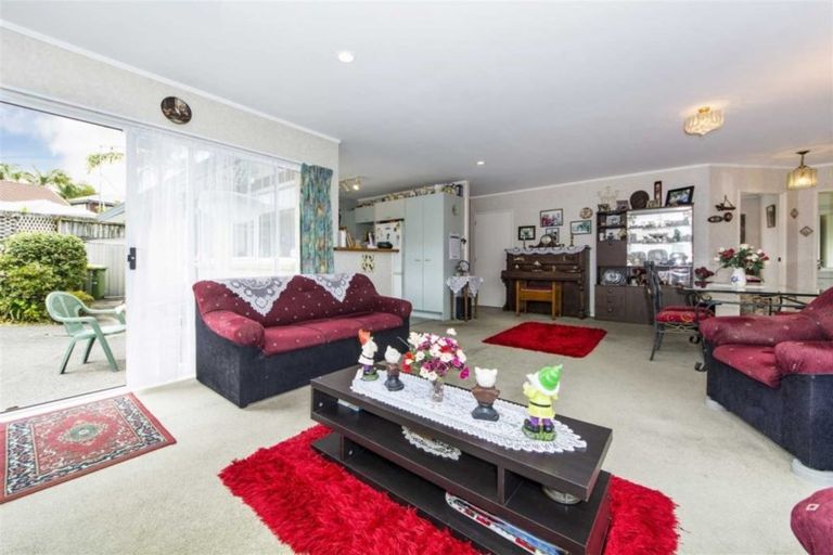Photo of property in 10 Gala Place, Henderson, Auckland, 0612