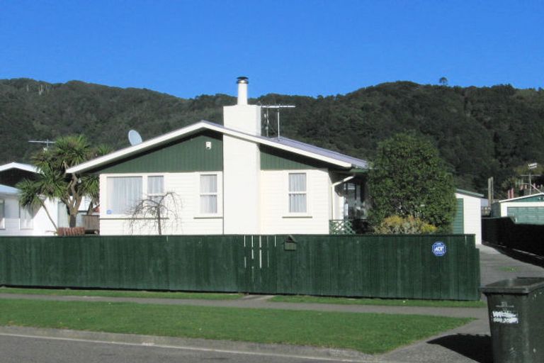 Photo of property in 9 Mohaka Street, Wainuiomata, Lower Hutt, 5014
