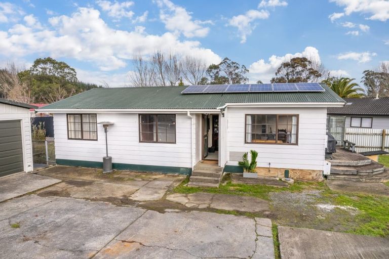 Photo of property in 6 Edelweiss Grove, Timberlea, Upper Hutt, 5018
