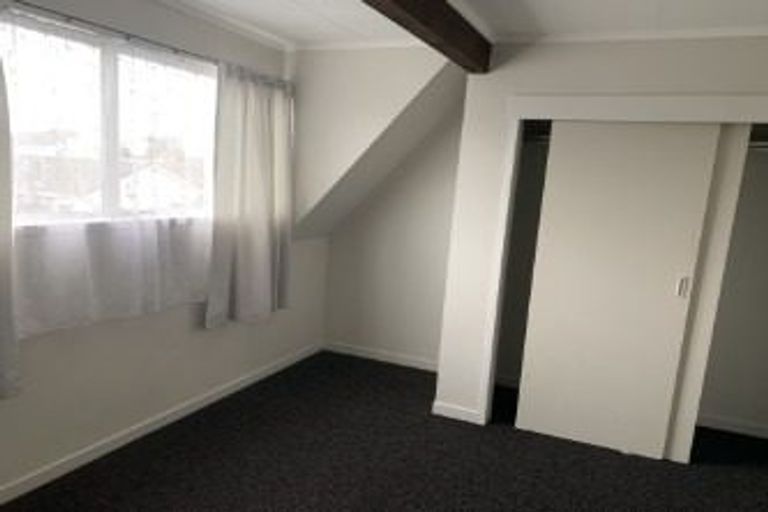 Photo of property in 12 Attlee Place, Gisborne, 4010