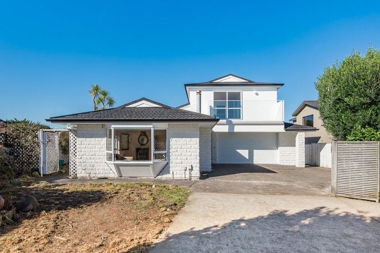 Photo of property in 8 Falla Street, Paraparaumu Beach, Paraparaumu, 5032
