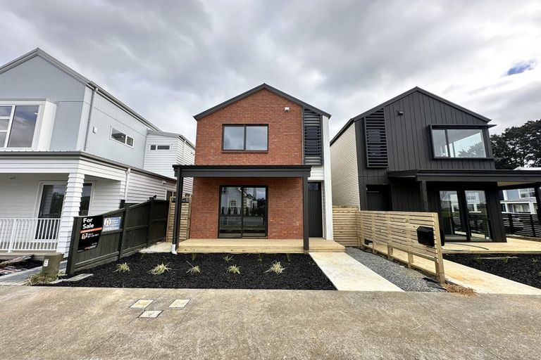 Photo of property in 14 Yellow Pear Lane, Karaka, 2578