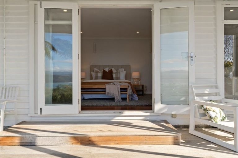 Photo of property in 66 Seatoun Heights Road, Seatoun, Wellington, 6022