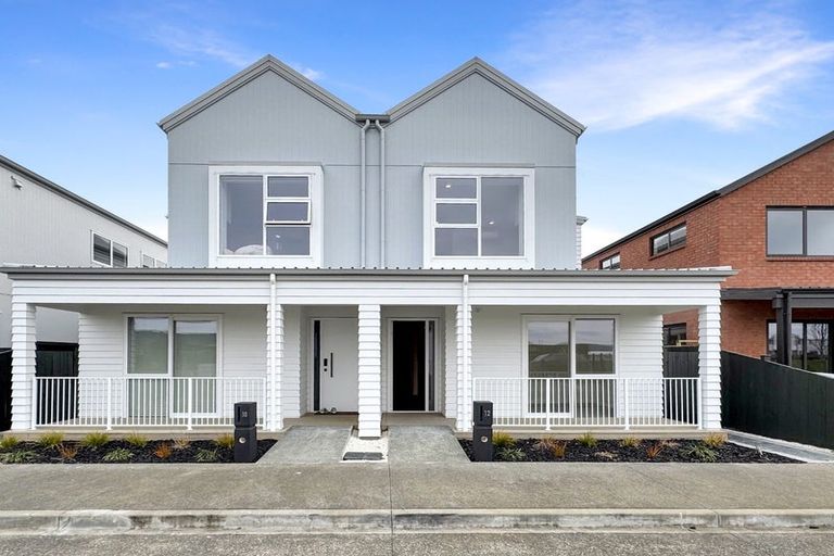 Photo of property in 12 Yellow Pear Lane, Karaka, 2578