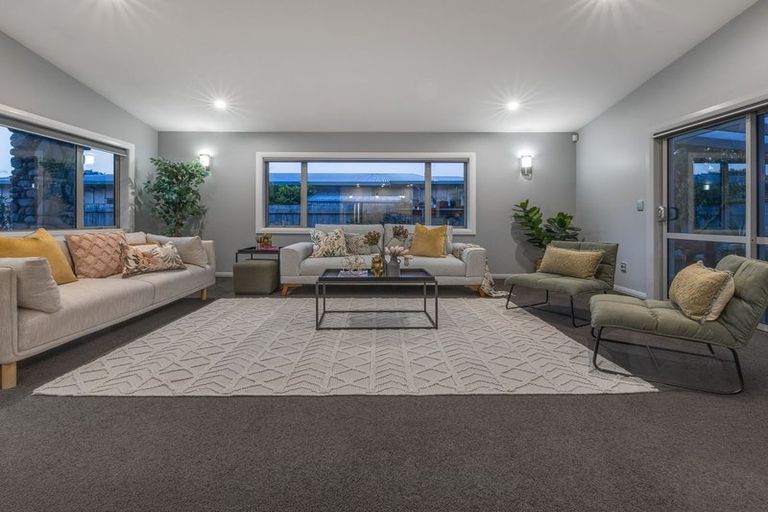 Photo of property in 6a Queenwood Road, Levin, 5510
