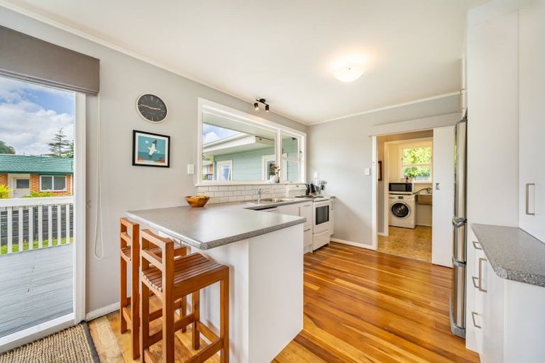 Photo of property in 65 Moeraki Road, Maoribank, Upper Hutt, 5018