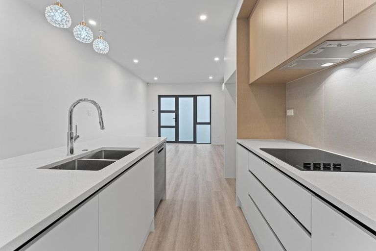 Photo of property in 31 Whiteywood Street, Westgate, Auckland, 0814