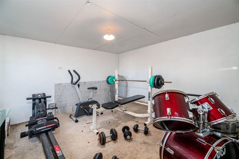 Photo of property in 14 Donovan Avenue, Massey, Auckland, 0614