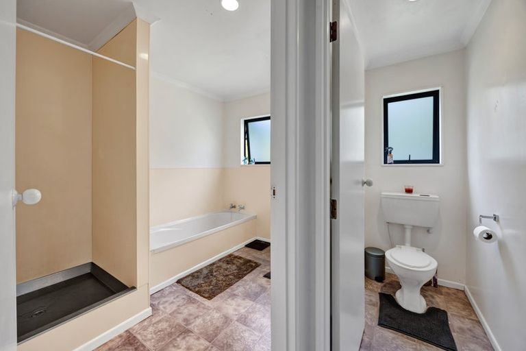 Photo of property in 21 Tawari Street, Inglewood, 4330