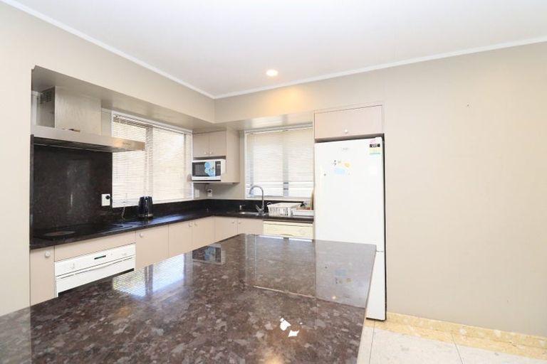 Photo of property in 1 Eroni Clarke Close, Flat Bush, Auckland, 2019