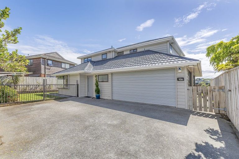 Photo of property in 10b Shastri Terrace, Khandallah, Wellington, 6035