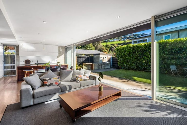 Photo of property in 20 Augusta Street, Redcliffs, Christchurch, 8081
