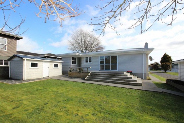 Photo of property in 3 Pukatea Street, Inglewood, 4330