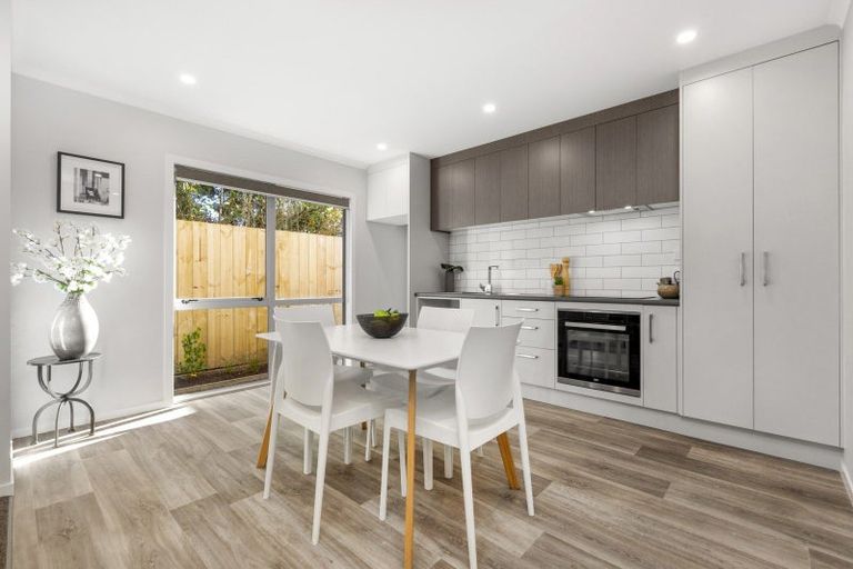 Photo of property in 2/10 Gazeley Avenue, Silverdale, Hamilton, 3216