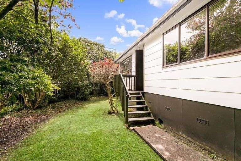 Photo of property in 111 Seymour Road, Sunnyvale, Auckland, 0612