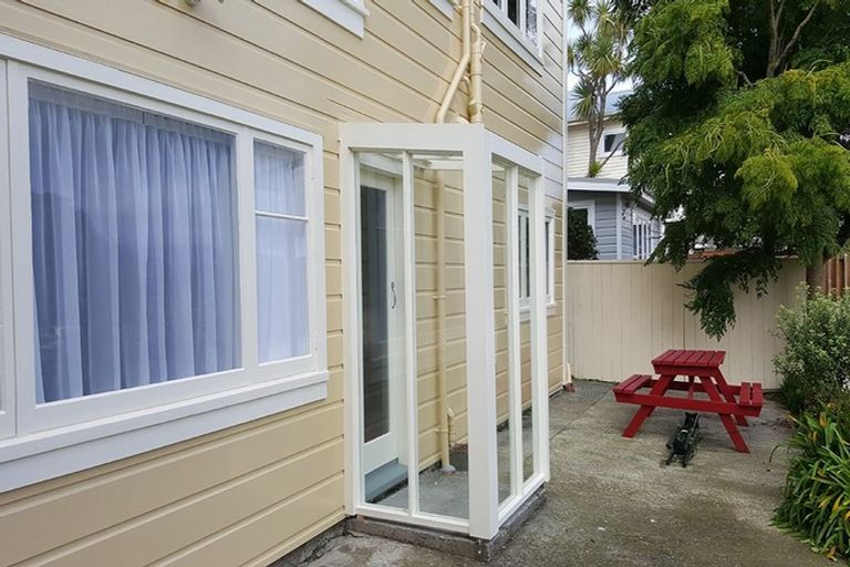 Photo of property in 28 Overtoun Terrace, Hataitai, Wellington, 6021