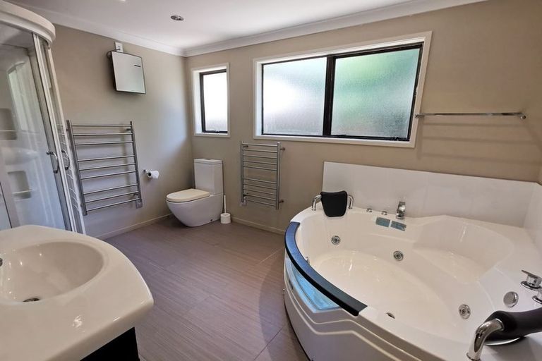 Photo of property in 41 Pisces Road, Glen Eden, Auckland, 0602