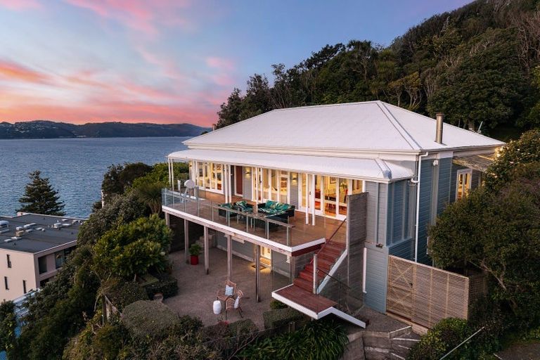 Photo of property in 334 Oriental Parade, Oriental Bay, Wellington, 6011
