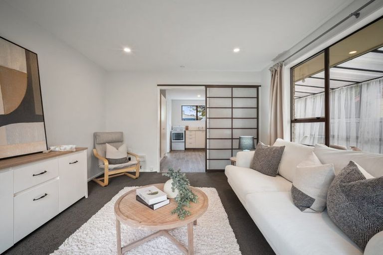 Photo of property in 32 Prestons Road, Redwood, Christchurch, 8051