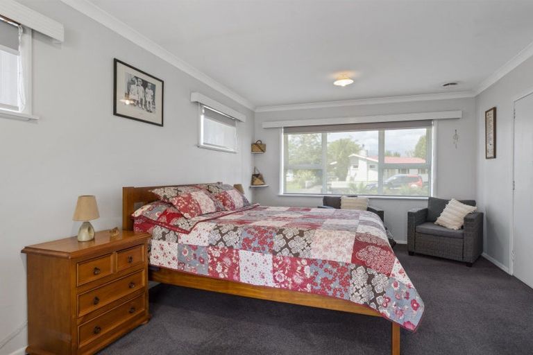 Photo of property in 19 Freyberg Street, Levin, 5510