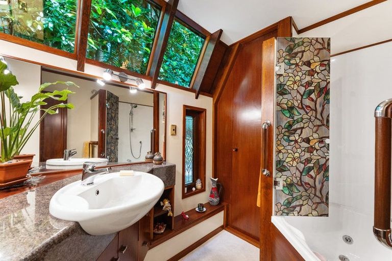 Photo of property in 27a Tane Road, Laingholm, Auckland, 0604