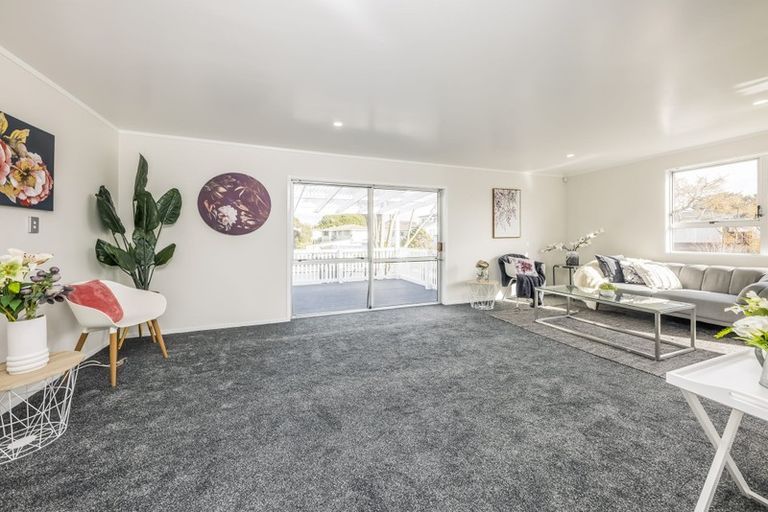 Photo of property in 20 Frobisher Way, Clendon Park, Auckland, 2103
