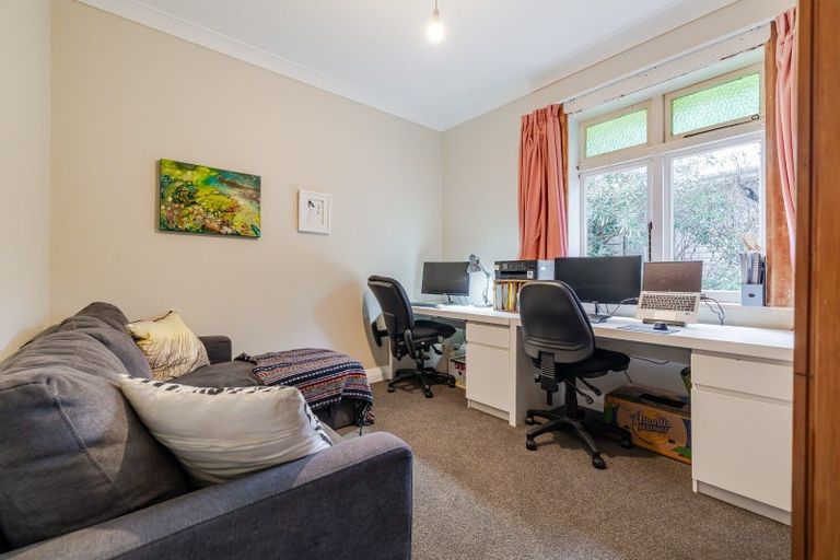 Photo of property in 23 Knowles Street, Terrace End, Palmerston North, 4410